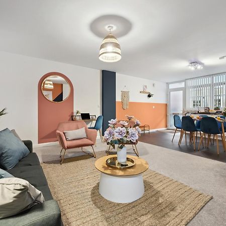 Corinium Lodge - Town Centre Apartment Сайърънсестър Екстериор снимка