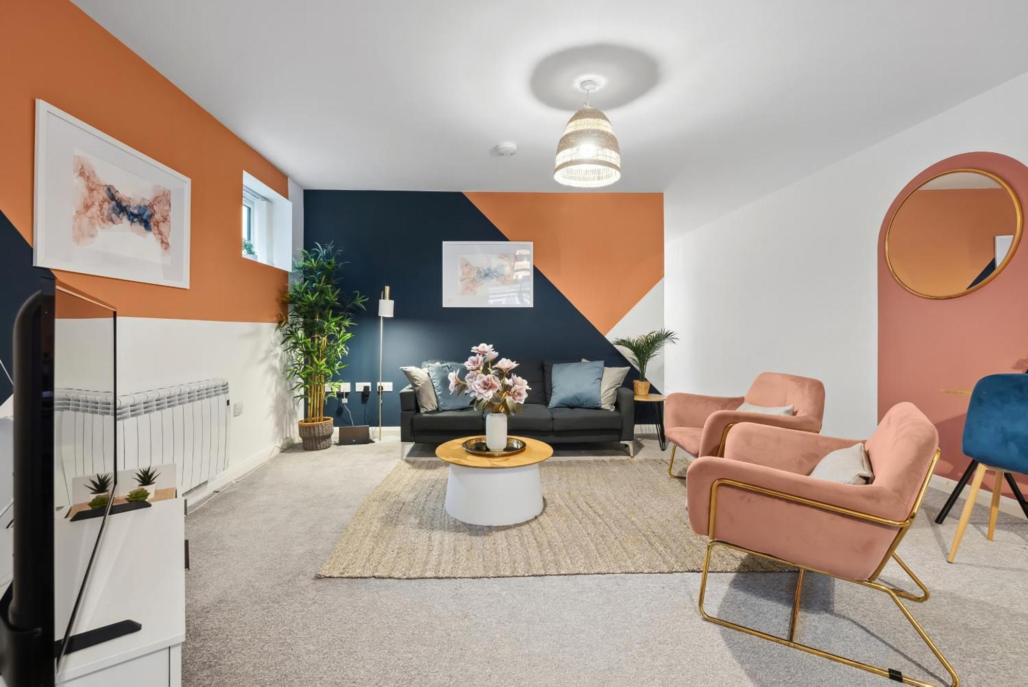 Corinium Lodge - Town Centre Apartment Сайърънсестър Екстериор снимка